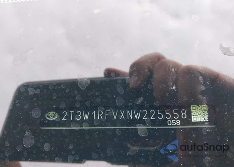 2022 Toyota Rav4 Xle z USA, uszkodzony, nr VIN 2T3W1RFVXNW225558